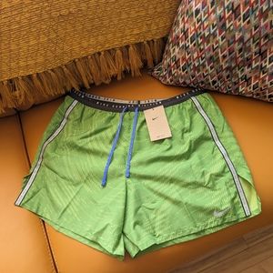 Men's Nike Shorts. Size L. NWT.